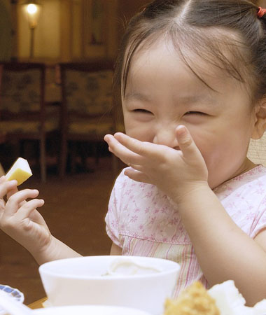 春节期间如何给孩子选择零食