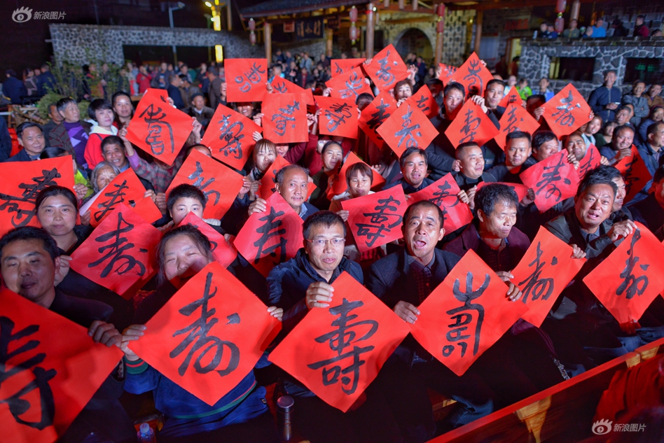 龙8在线登录官网-这事儿｜多所高校期末寄成绩单给家长
，大学生们看法不一