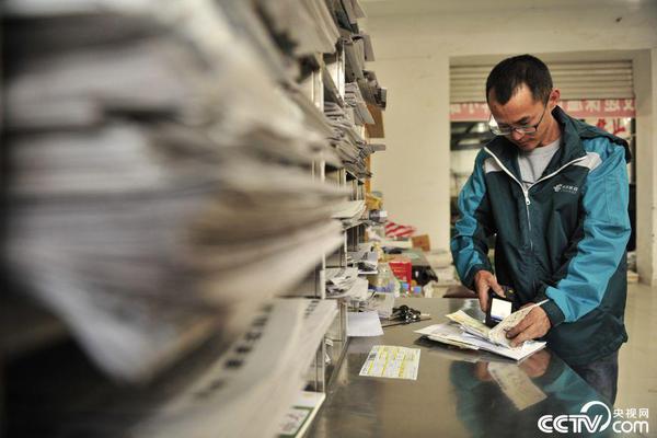 开云app官方最新下载-女子因蒜苗被轧怒砸奔驰车�，河南警方：双方就财产损失达成谅解