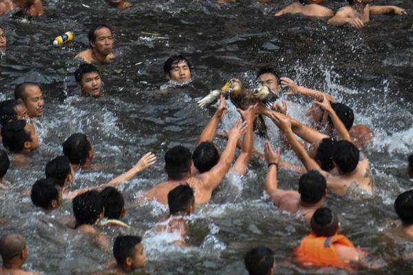 威尼斯888电子游戏-感动中国 2023 年度人物公布，俞鸿儒、刘玲琍、张雨霏等在列，他们有哪些瞬间让你印象深刻�？