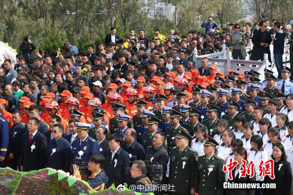 开云app官方最新下载-浙大女生23年前写的励志标语火了