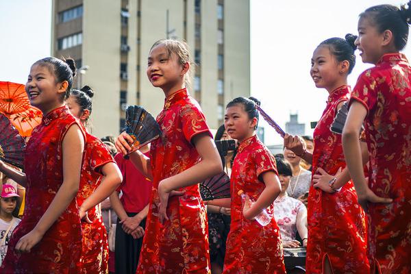 leyu乐鱼在线登录入口-奚梦瑶何猷君街头争吵